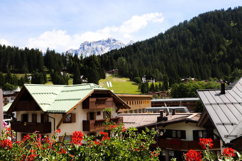 Dolomiti Hotel Cozzio Madonna Δωμάτιο φωτογραφία