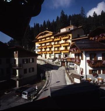 Dolomiti Hotel Cozzio Madonna Εξωτερικό φωτογραφία